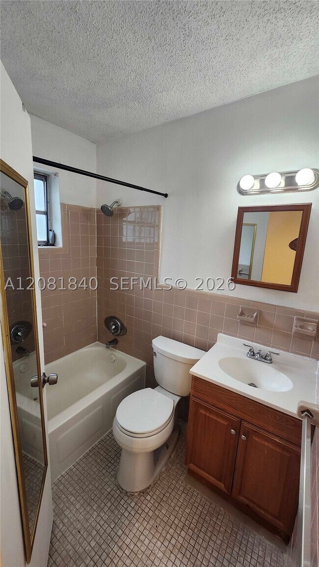 Building Photo - 15813 NW 38th Pl