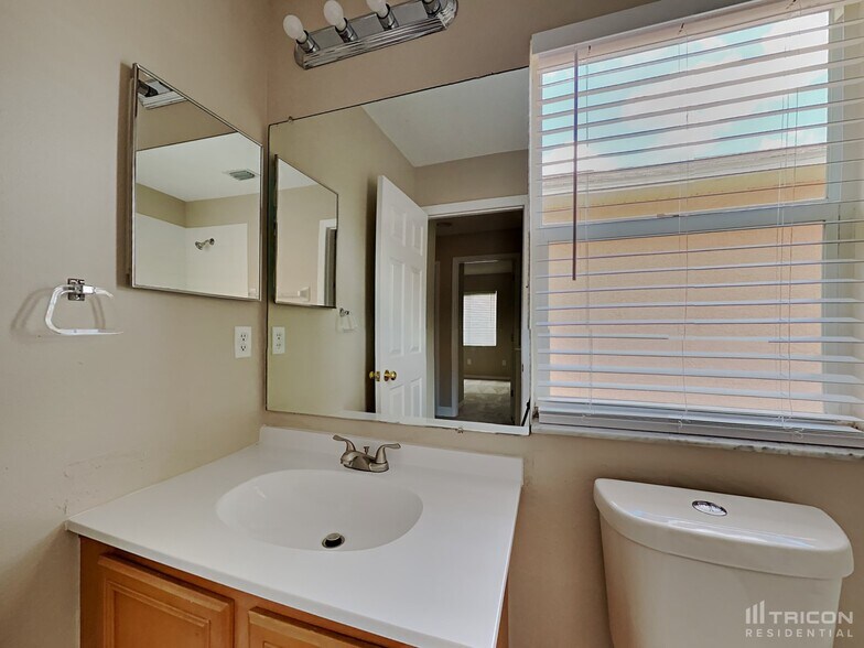 Building Photo - 27209 La Jolla Way