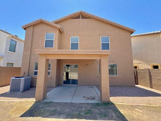 Building Photo - Stunning 4Bedrooms/2.5 Bath Home!