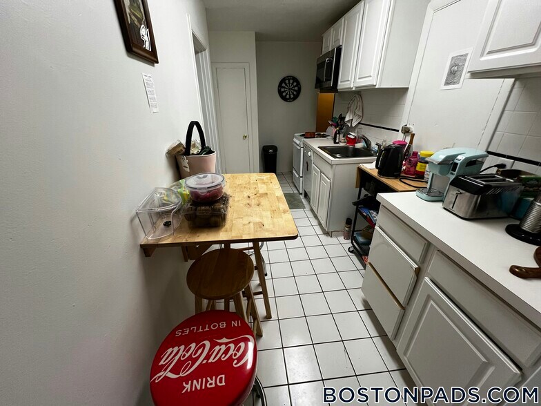 Building Photo - 45 Westland Ave