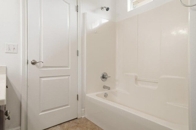 Building Photo - 2168 Hadleigh Hills Ct