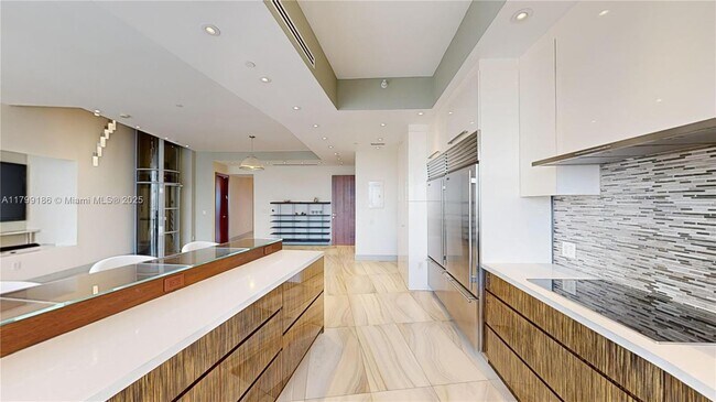Building Photo - 18201 Collins Ave