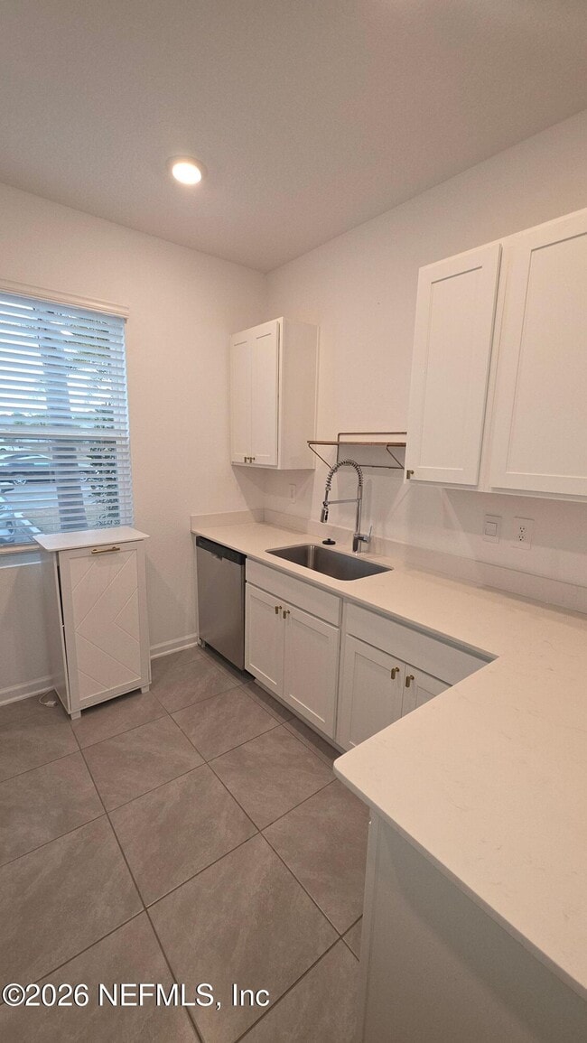 Building Photo - 56 Sage Br St