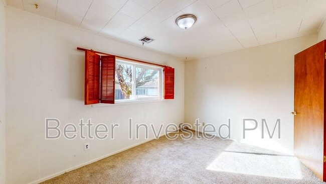 Building Photo - 2250 Old River Rd