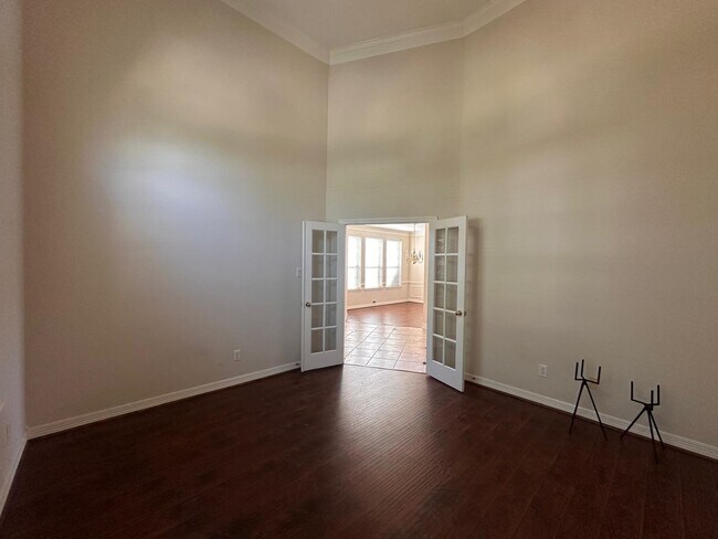 Building Photo - 5819 Brook Bend Dr