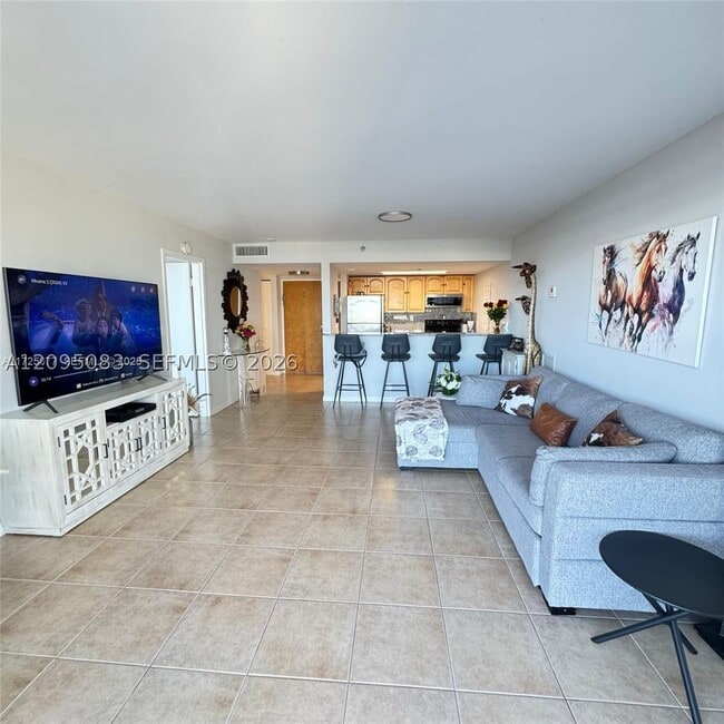 Building Photo - 7601 E Treasure Dr