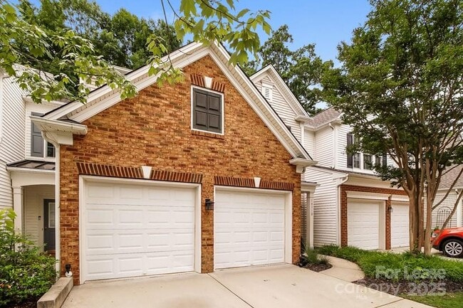 Building Photo - 10310 Blakeney Preserve Dr