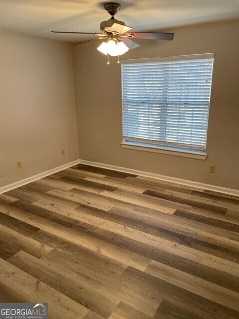 Building Photo - 712 Ridgefield Dr