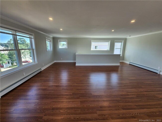 Building Photo - 120 Downing St