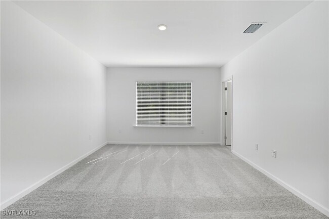 Building Photo - 27883 Radiant Ct