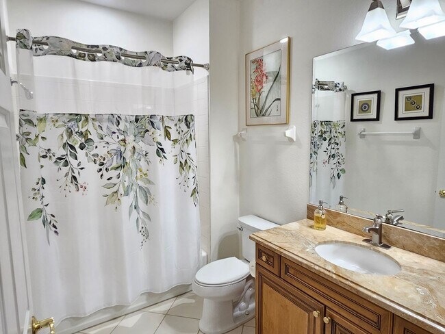 Building Photo - Annual Furnished or Unfurnished 3 Bedroom 2 Bathroom Second Floor Condo in Venetian Golf & River ...