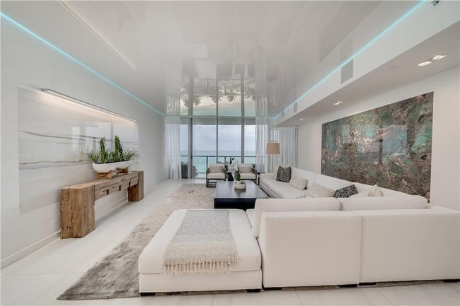 Building Photo - 2200 N Ocean Blvd