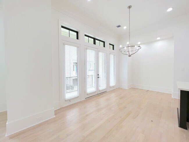 Building Photo - 2122 Blalock Rd