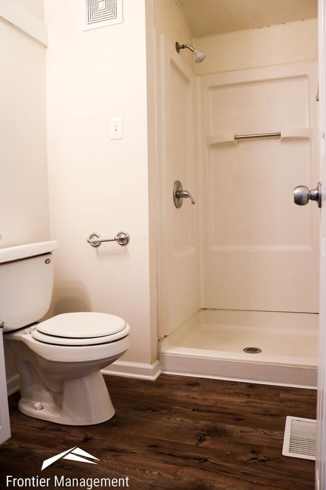 Building Photo - 901 Osage St