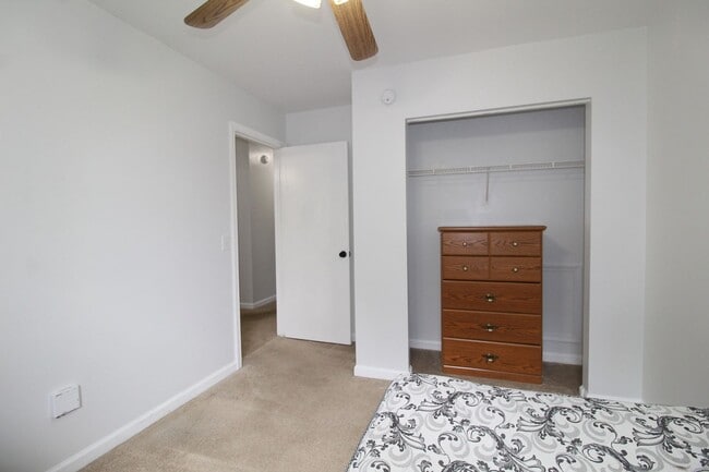 Building Photo - 486 Pheasant Run Cir