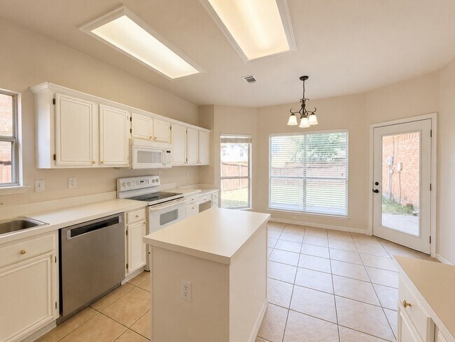 Building Photo - 709 Ridgemont Dr