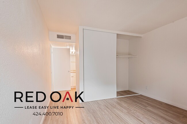 Building Photo - Bright and Welcoming One Bedroom with Incr...