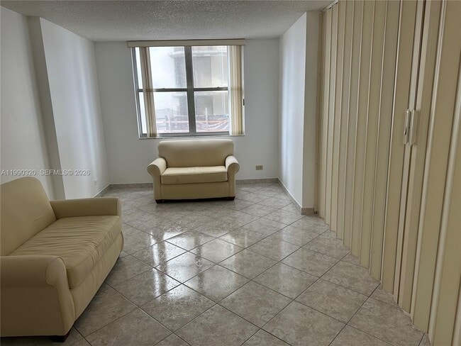 Building Photo - 6039 Collins Ave