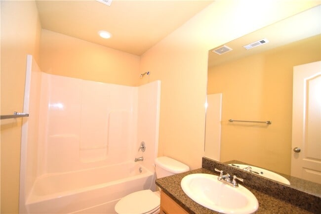 Building Photo - 5005 SW Fieldstone Blvd
