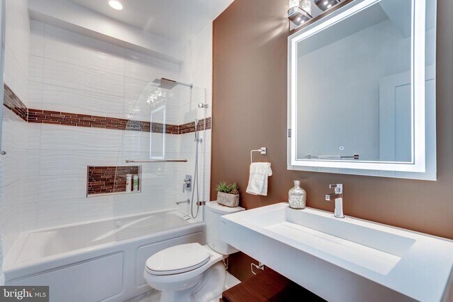 Building Photo - 5311 7th St NW
