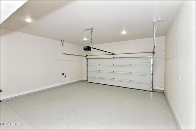 Building Photo - 13868 Paseo Perlas Dr
