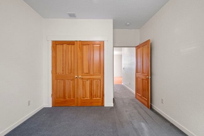 Building Photo - 1172 W 27th Pl