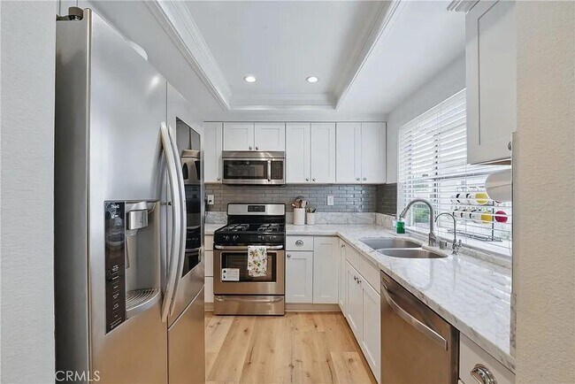 Building Photo - 14861 Mulberry Dr