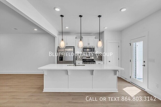 Building Photo - 416 E Parima Ct