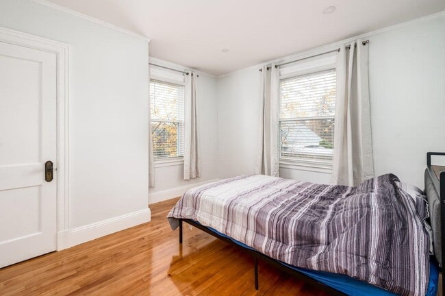 Building Photo - 815 Central Ave