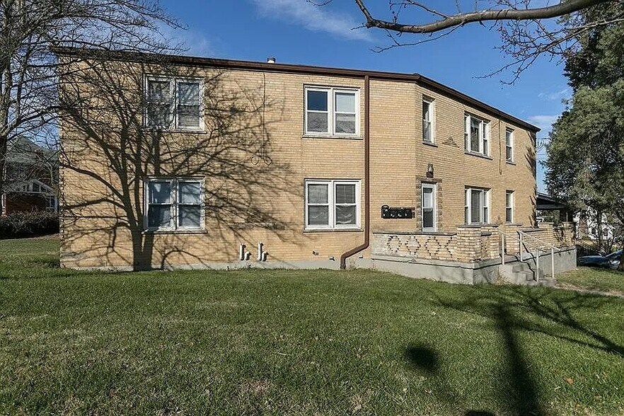 Primary Photo - 1238 Highway Ave