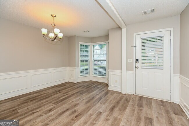 Building Photo - 205 Ashland Dr