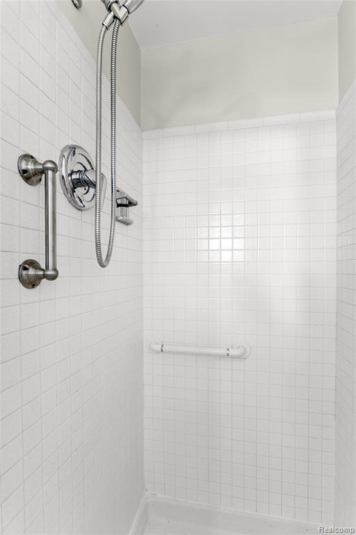 Building Photo - 3715 Ledge Dr