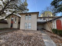 Building Photo - 5868 Royal Rdg Dr