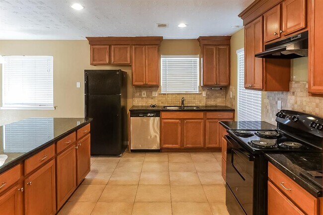 Building Photo - 5030 Summit Lodge Dr