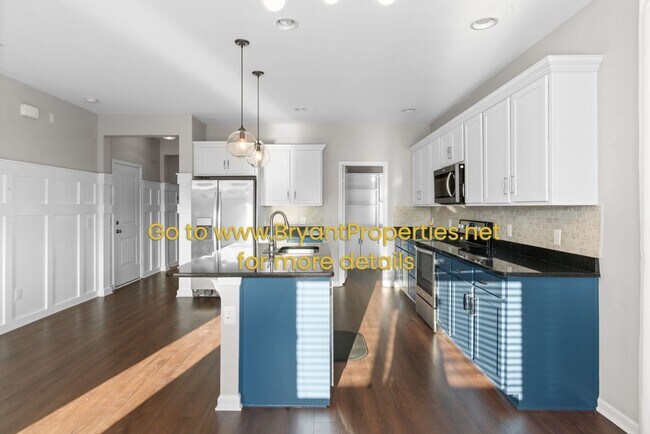 Building Photo - 1801 Stonewater Dr