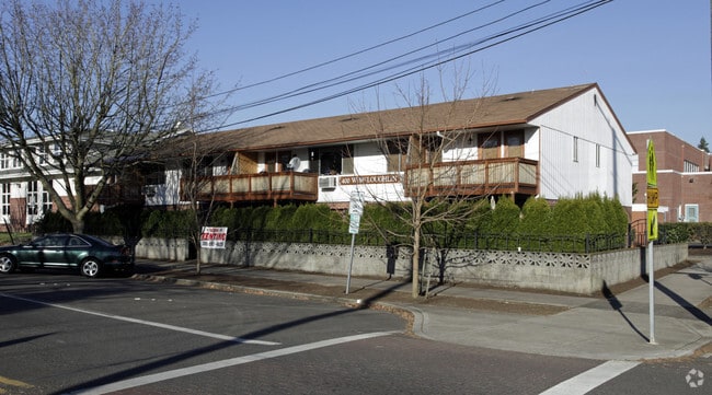 Building Photo - 400 Mcloughlin Blvd