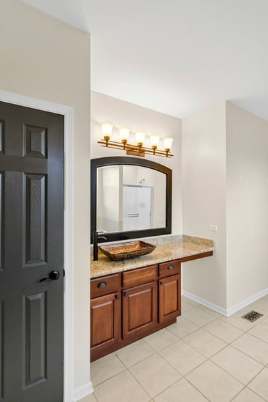 Building Photo - 2660 Harnish Dr