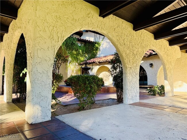 Building Photo - 3416 Cll Del Torre