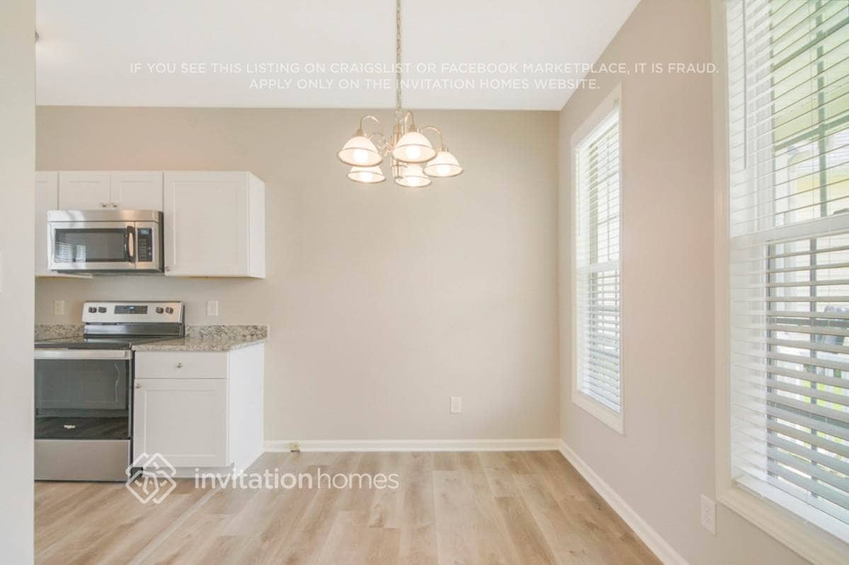 Building Photo - 2724 Golden Amber Ct