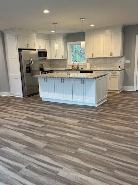 Building Photo - 2043 Juanita St