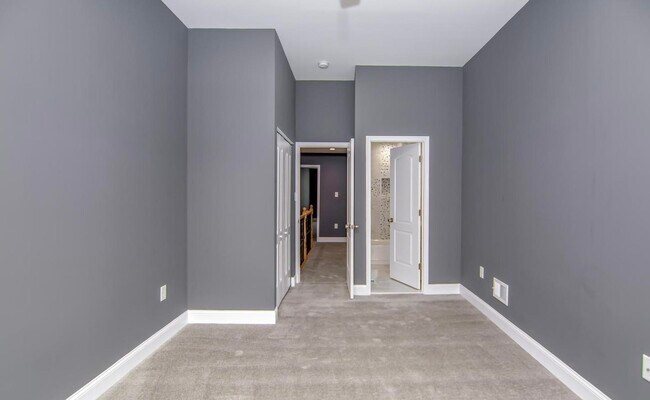 Building Photo - 119 S Conkling St