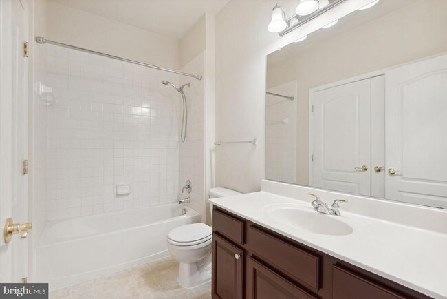 Building Photo - 24707 Kings Canyon Square