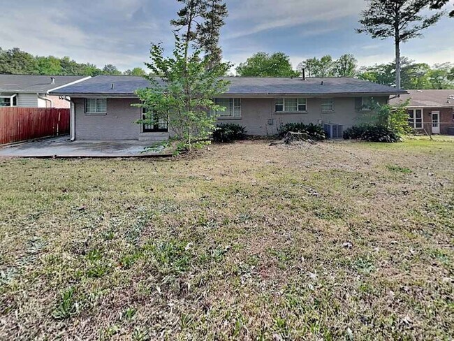 Building Photo - 2813 Rainbow Forest Dr