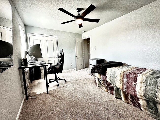 Building Photo - 15218 Loys Coves Ct