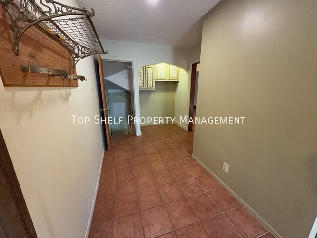 Building Photo - 3215 44th St