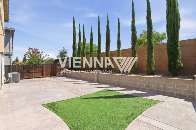 Building Photo - 3033 Welton Cir