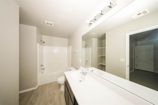 Building Photo - 9601 Evie Dr