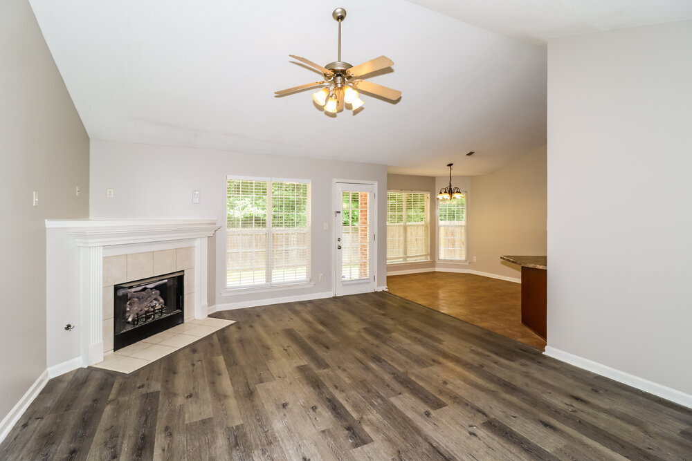 Building Photo - 10362 Cottage Oaks Dr