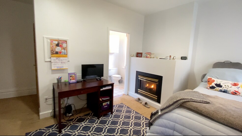 Building Photo - 370 S Negley Ave