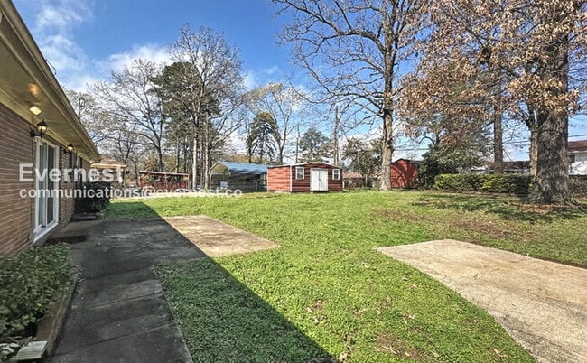 Building Photo - 2 Bed, 2 Bath Home with Garage / Pet-Friendly / Vouchers Accepted / Available Now!